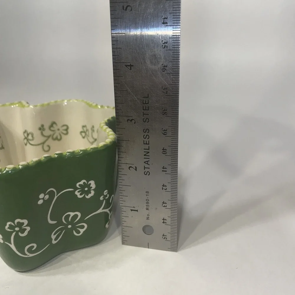 Temp-tations By Tara Ceramic Floral Lace Shamrock 9 Quart Ramekin